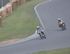 1�w�A�̓˂����݂��Â�����B���܂��ɃX�s�[�h�����Ƃ�����...