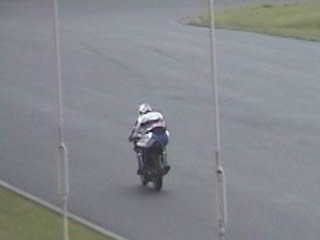 ������1�R�[�i�[�̐i�����B���ĖႢ�܂����B