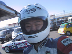 ���ɂ�`�̃w�����b�g�B�ł���̃v���[���g��RX-7RR4�ł��B