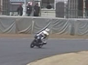 �C���������Ă܂��B�ł��A�J�̒��̑��s�Ƃ��܂�ς��Ȃ��H